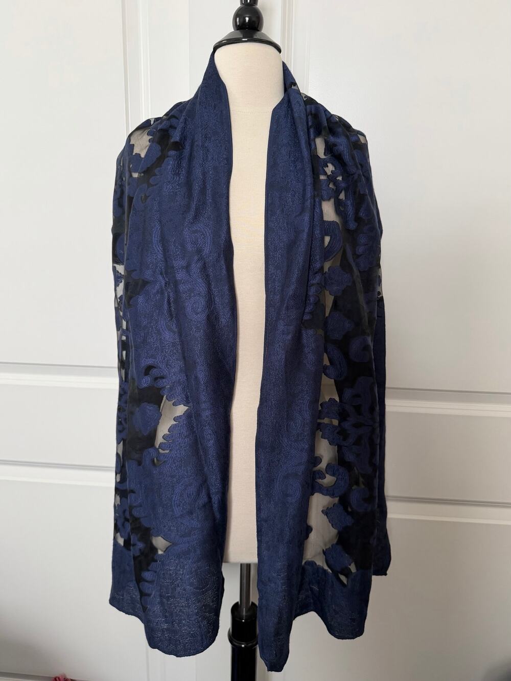 Jessica McClintock sheer flocked floral shawl wrap navy blue